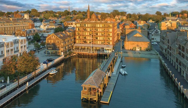 1 Bedroom Condo w/Kitchen, Sleeps 4, at Inn On The Harbor Resort, Newport!