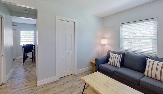 1-Bedroom Condo with Waterview Patio Angel's Den - 1-Bedroom Condo with Waterview Patio Angel