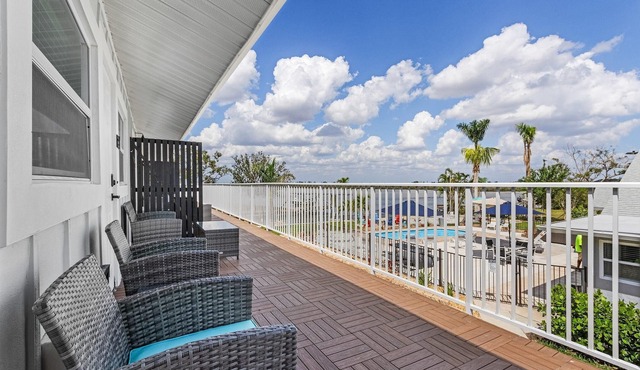 1-Bedroom Condo with Waterview Balcony- Dolphin - 1 Bedroom Condo with Waterview Balcony - Dolphin