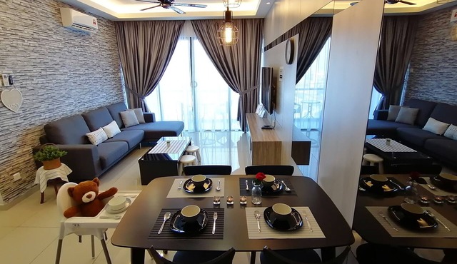 1 bedroom condominium, 1 to 6 guests, 1 bath room, living and kitchen area.