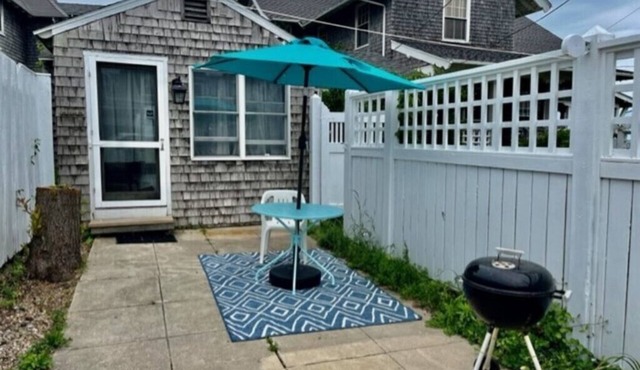 1-Bedroom cottage, 200ft from the beach