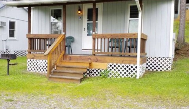 1 Bedroom cottage that sleeps 4 only 7 miles from Cooperstown on Otsego Lake