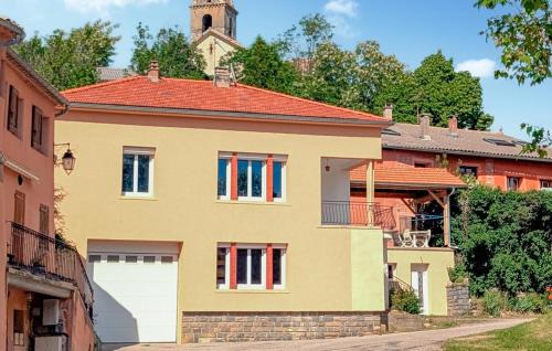 1 Bedroom Cozy Apartment In Bellaffaire