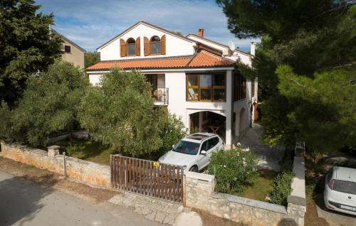 1 Bedroom Cozy Apartment In Mali Losinj