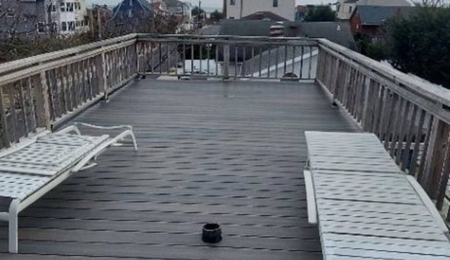 1 Bedroom Deck Apartment Private Beach