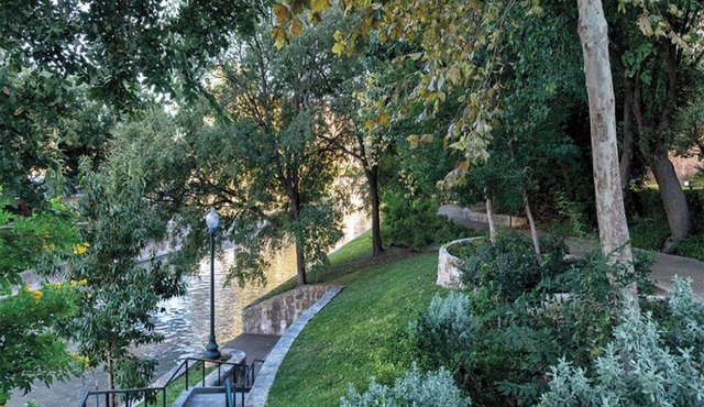 1 Bedroom Deluxe Condo w/Full Kitchen in San Antonio, Las Cascada Resort!