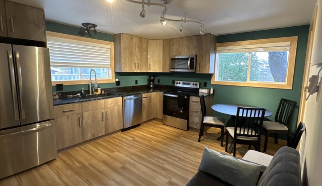 1 Bedroom detach unit-10 min walk to Alki beach