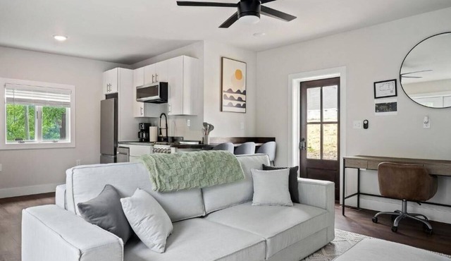 1 Bedroom Driftwood Cottage 1 - One bedroom, one murphy bed, one sleeper sofa, with kitchenette