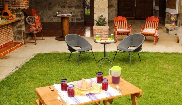 1 bedroom El Azulejo in Mexican B&B Hacienda!