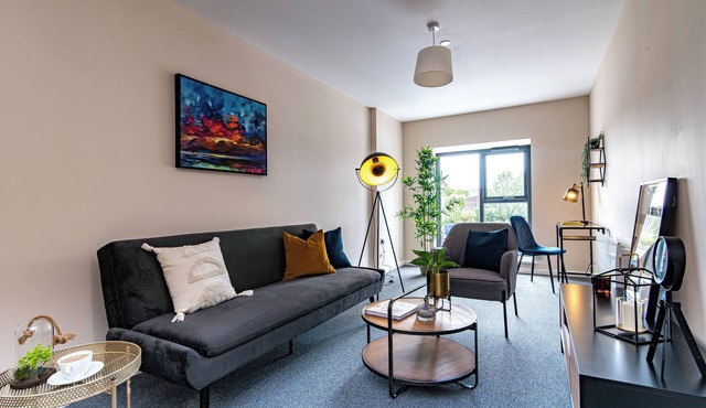 1 Bedroom Flat Eccles by Train Station