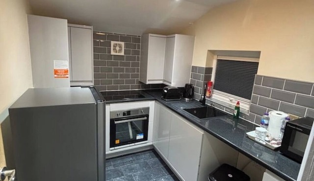 1 Bedroom flat in Northenden Nr Airport & Didsbury