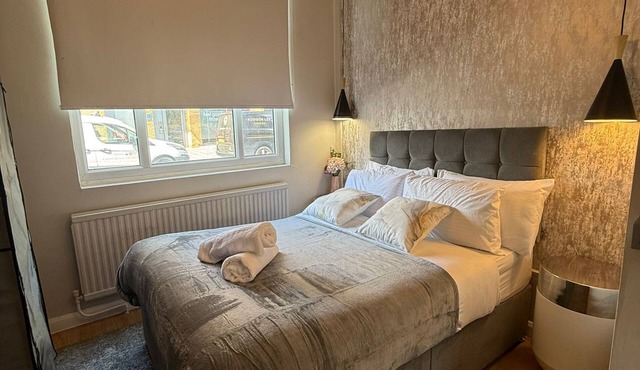 1 Bedroom Flat Near Elephant and Castle-1EC