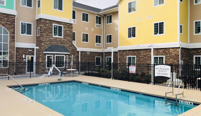 1 Bedroom | Free Breakfast Buffet. Outdoor Pool