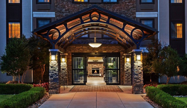 1 Bedroom | Free Breakfast + Fitness Center