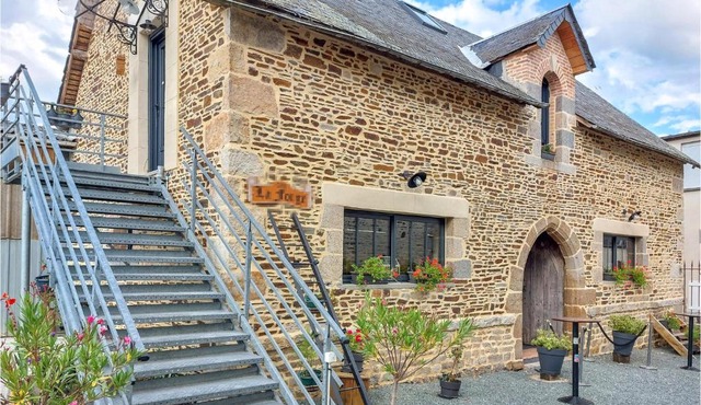 1 Bedroom Gorgeous Apartment In Neuilly Le Vendin