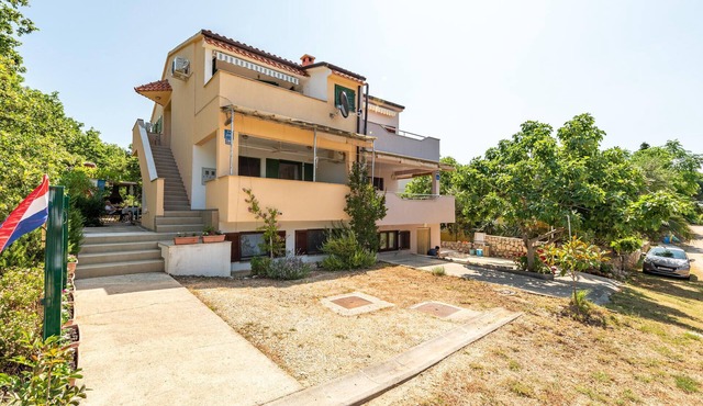 1 bedroom gorgeous apartment in Potocnica