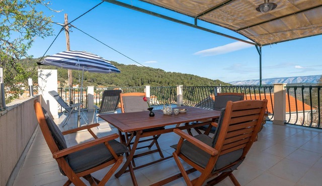 1 bedroom gorgeous home in Stari Grad