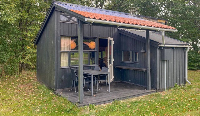 1 bedroom gorgeous home in Hampen