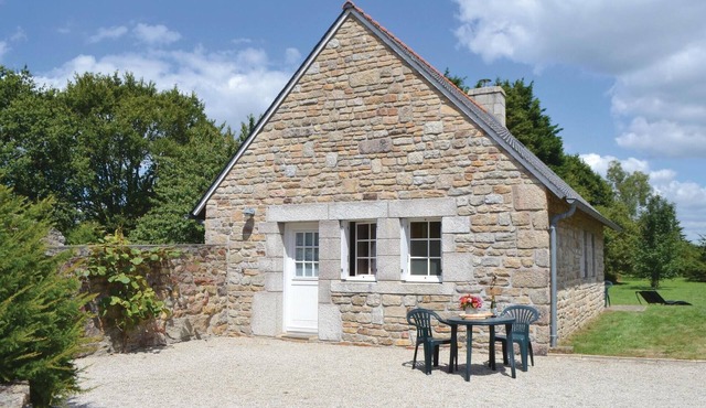 1 bedroom gorgeous home in Tregunc