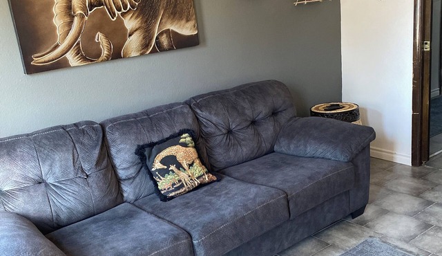 1-bedroom guest house with gated yard and WiFi,Pet friendly, Las Vegas