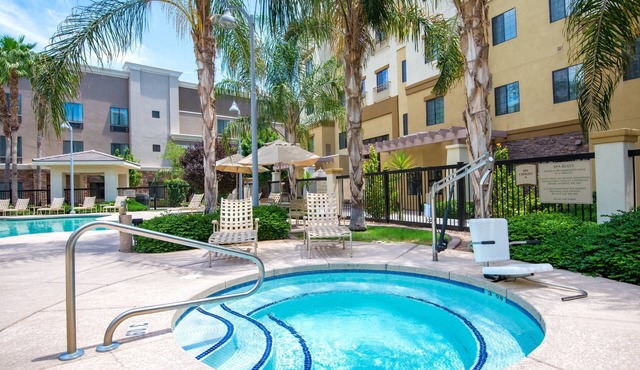 1 Bedroom | Heated Outdoor Pool + Free Breakfast