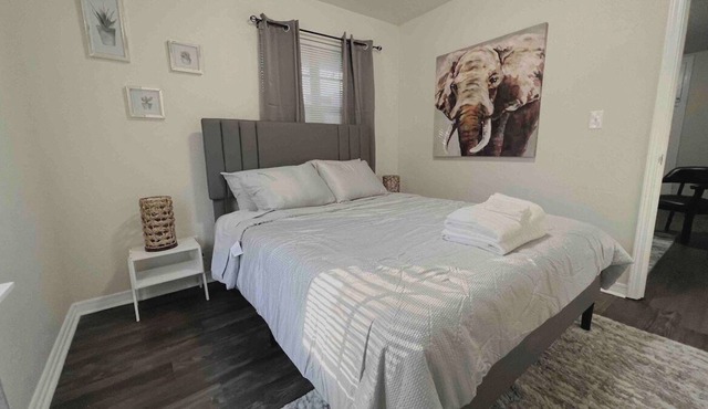 1 bedroom house near the Zoo