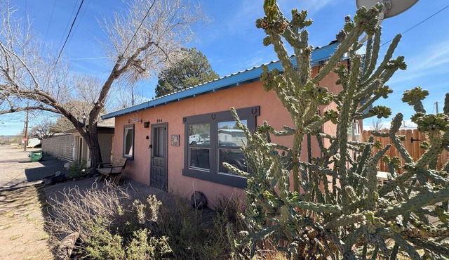 1-bedroom house with Heat/AC in charming Fort Davis