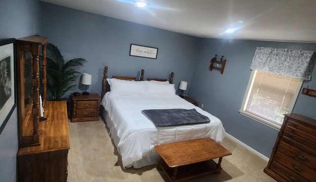 1-bedroom house with coutry side appeal, 10 min from town with AC/heat, WiFi