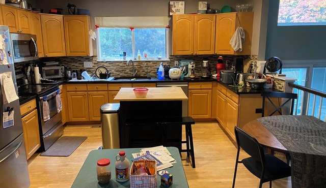 1 Bedroom in a Roomate Shared home in delightful Highlands Ranch with WiFi, AC
