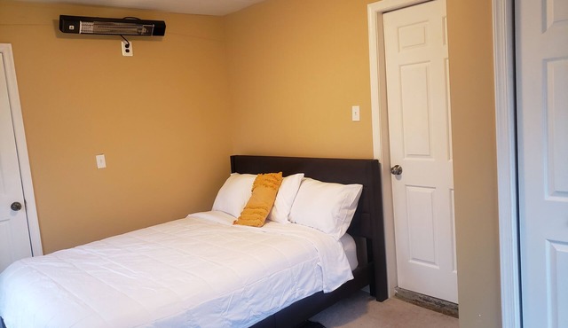 1-bedroom in Capitol Heights near Washington DC & metro train station