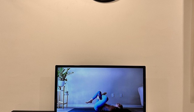 1 bedroom in-home mini apartment in Dieppe 5 min drive to the airport WIFI