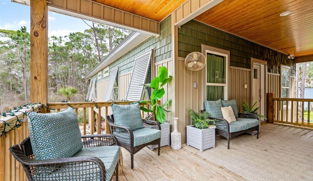 1 Bedroom in the Pines~Dauphin Pod
