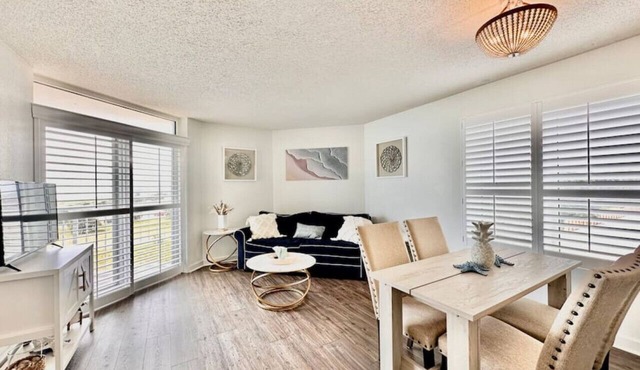 1 bedroom King bed North MB 441