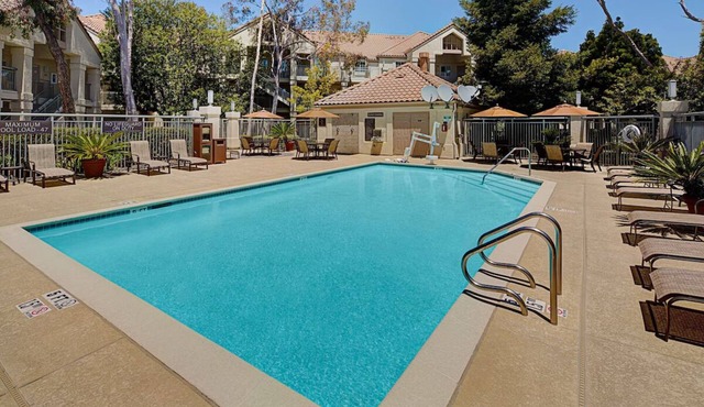 1 Bedroom King Suite at Hyatt House Belmont/Redwood Shores, Outdoor Pool