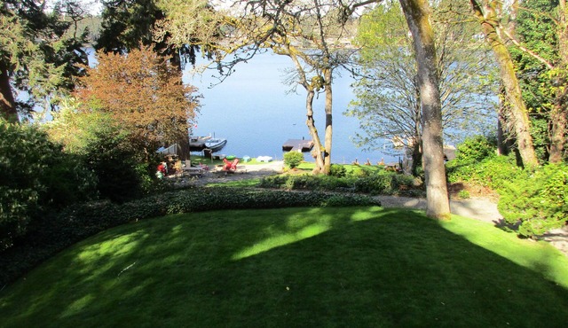 1-bedroom Lakefront vacation Unit just 13 minutes from Tacoma Dome