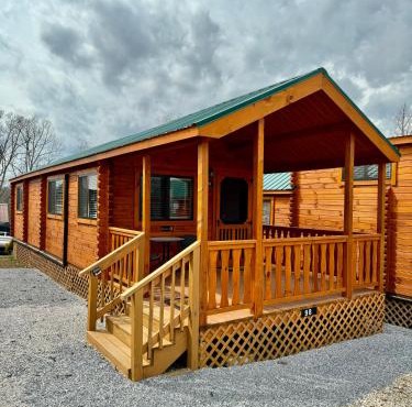 1 Bedroom Log Cabin on Lake James-Private Resort Amenities