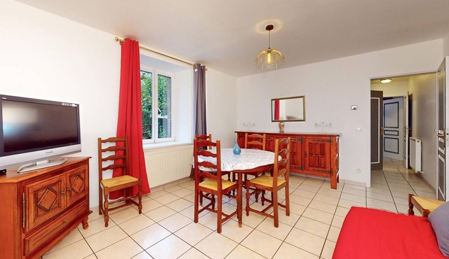 1 bedroom lovely apartment in Trouvans