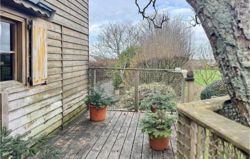 1 Bedroom Lovely Apartment In Gommenech