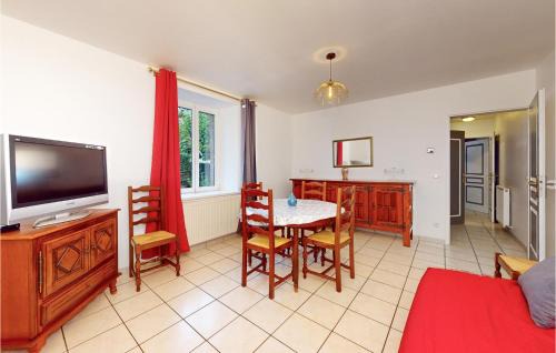 1 Bedroom Lovely Apartment In Trouvans