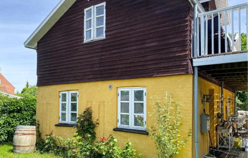 1 Bedroom Lovely Home In Fårevejle