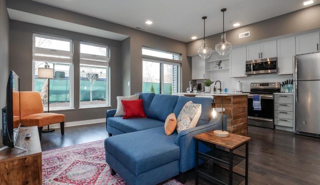 1 Bedroom Luxury Condo 10 Minutes from First Energy Stadium E5