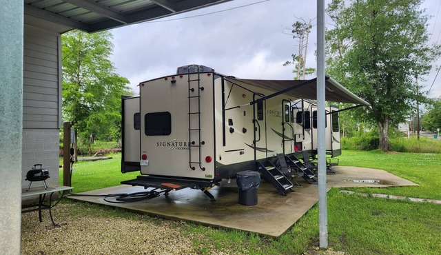 1-bedroom mobile home just 18 minutes drive to Golden Nugget