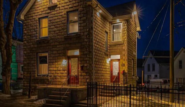 1 bedroom modern suite, close to downtown.