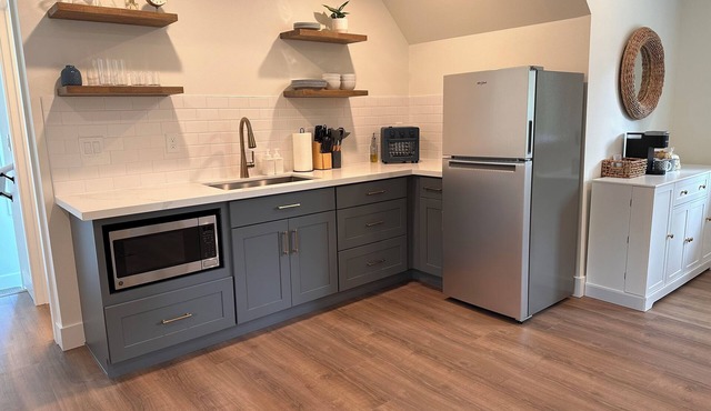 1 bedroom newly built cottage near the sound