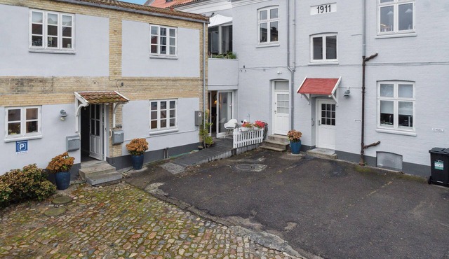 1 bedroom nice apartment in Stege