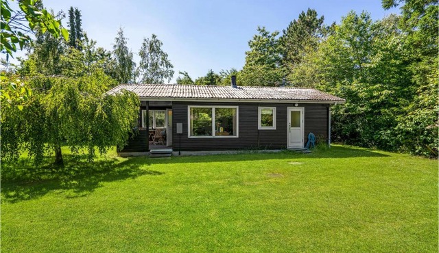 1 Bedroom Nice Home In Eskebjerg