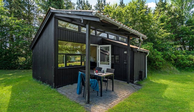 1 bedroom nice home in Hampen