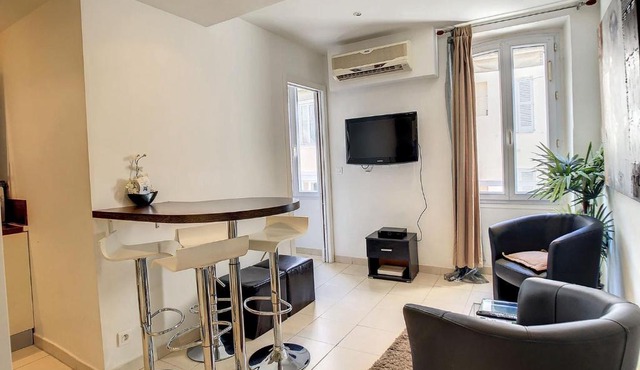 1 Bedroom Notre Dame 2 mins from the Croisette and the Palais 225