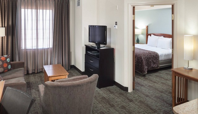 1 Bedroom | Outdoor Pool. Near Northpark Mall