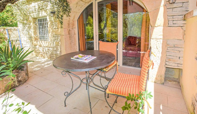 1 bedroom pet friendly apartment in Nyons